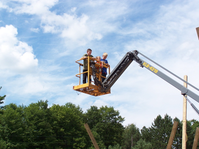 20040807_KidsInSkyBucket2